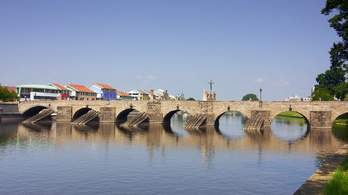 pisek - kamenny most 800x525